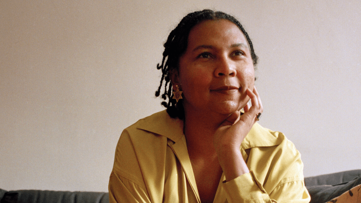bell hooks – Romance: o doce amor – TraduAgindo